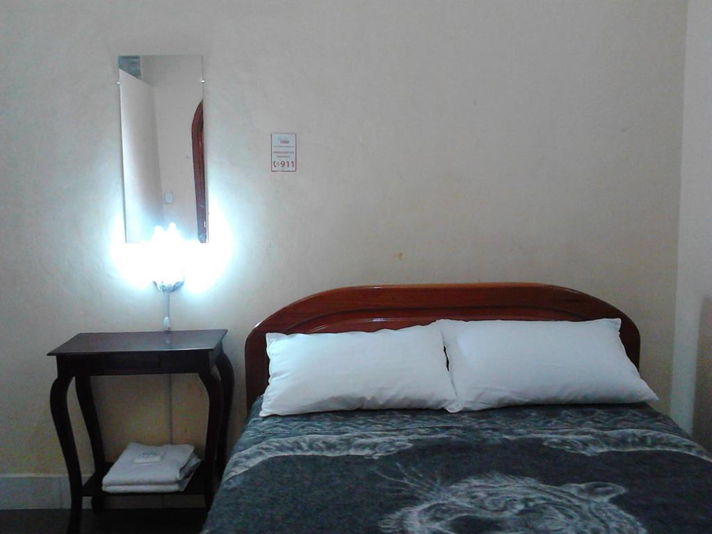 The Travel House Hotel Quito Buitenkant foto