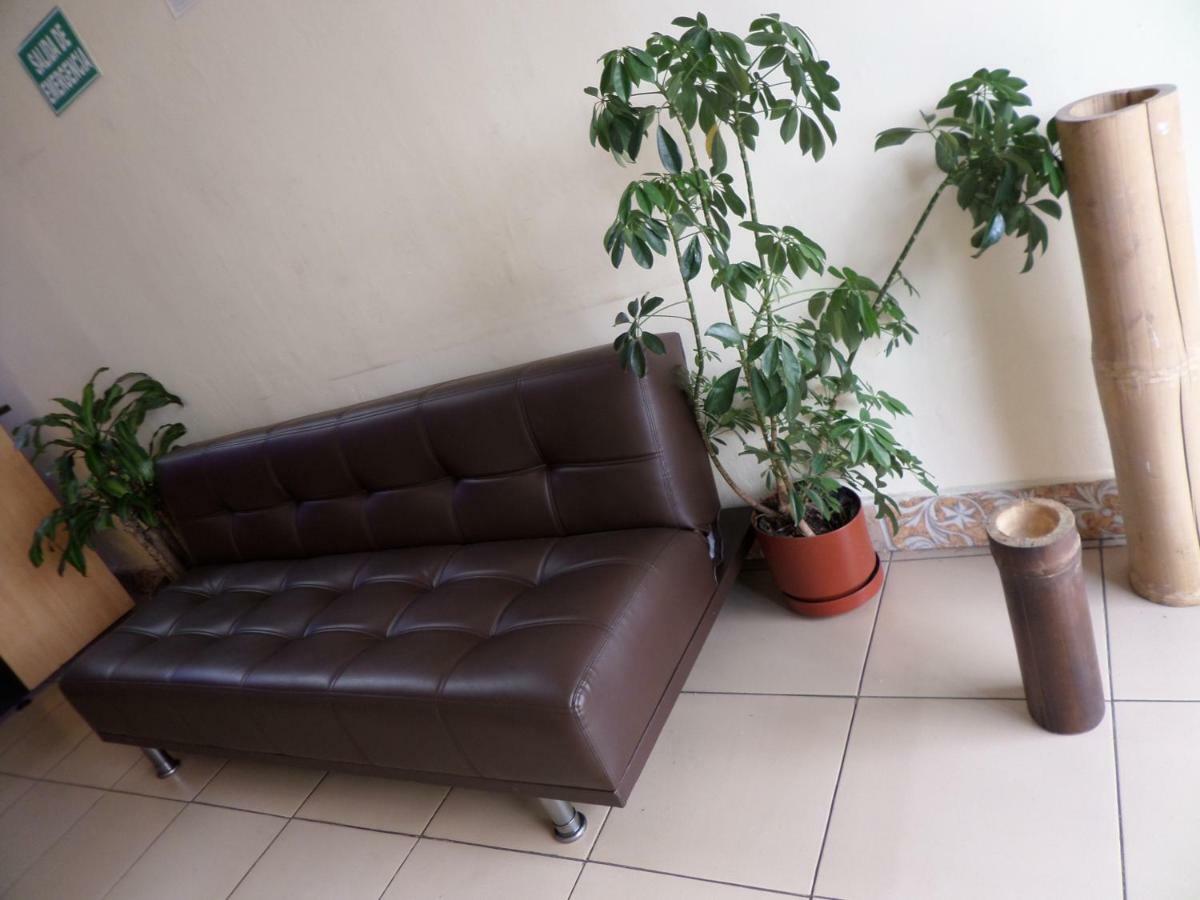 The Travel House Hotel Quito Buitenkant foto